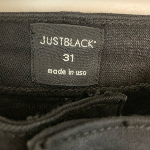 Skinny Black Jean Legging with knee destruction - Picture 2 of 3